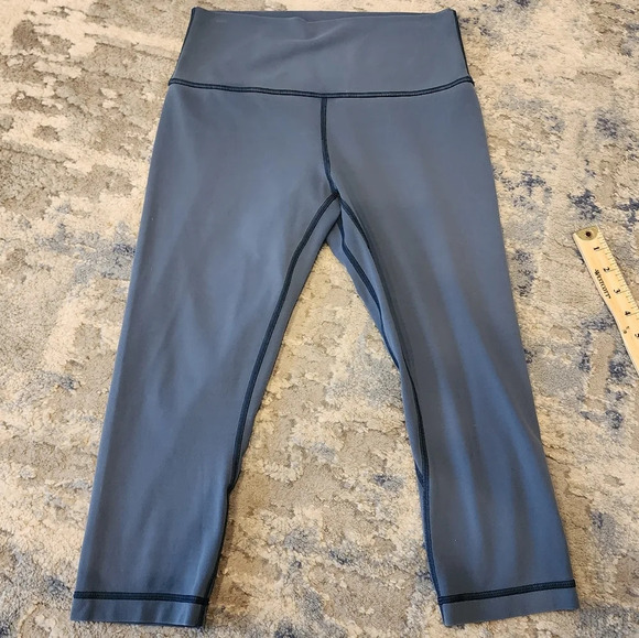 Lululemon Blue Align Crop. Women's size 8. - Picture 12 of 15